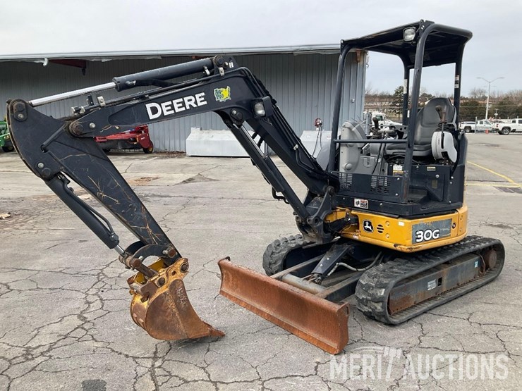 2019-deere-30g-image-1