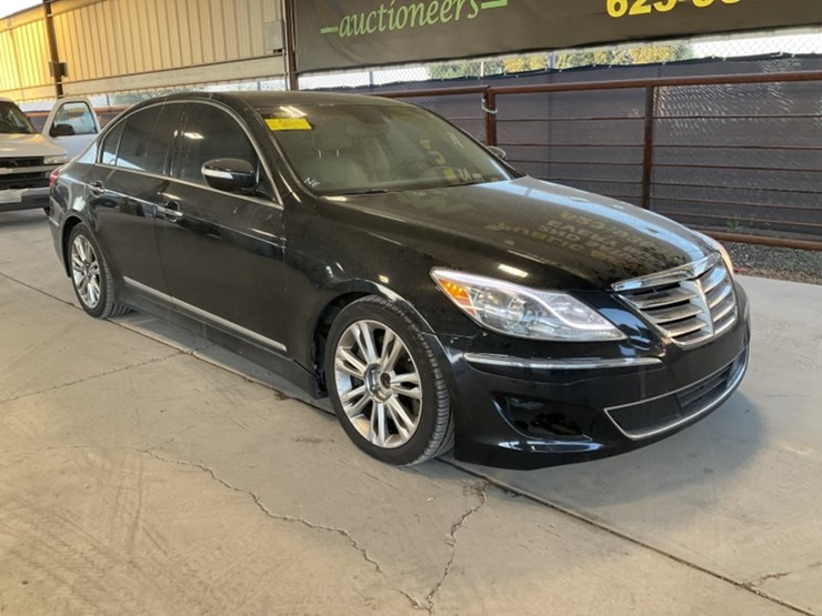 2012-hyundai-genesis-sdn-image-2