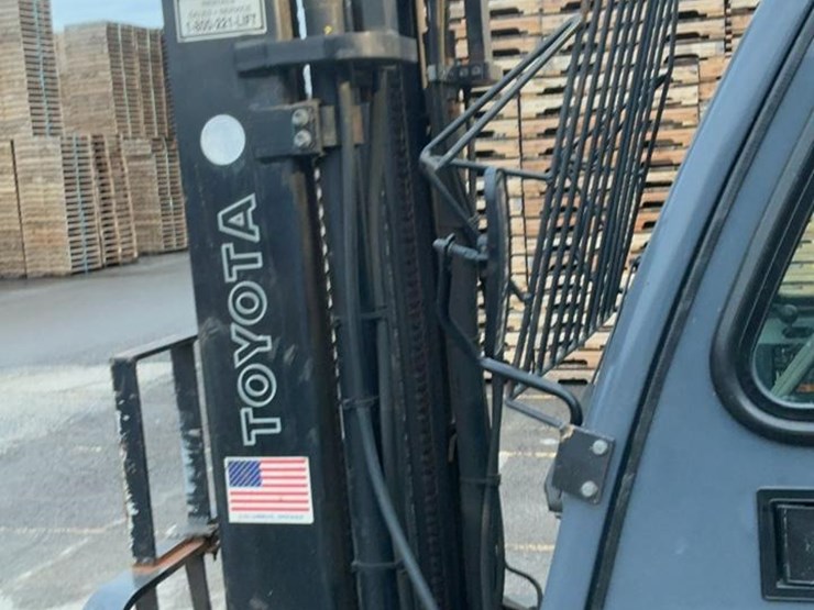 2018-toyota-8fdu25-image-32