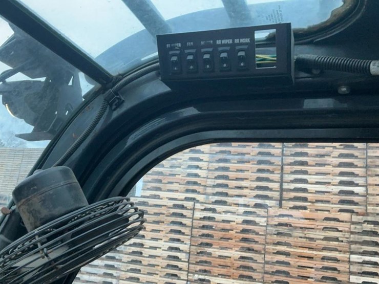 2018-toyota-8fdu25-image-16