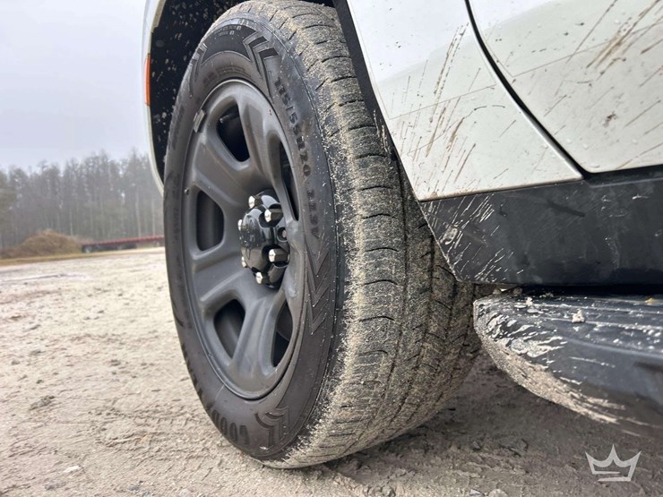 2023-chevrolet-tahoe-image-27