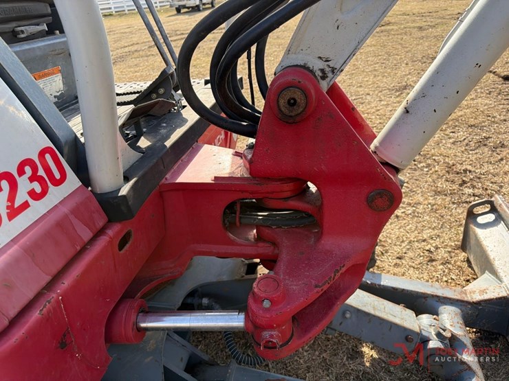 2020-takeuchi-tb230-image-10