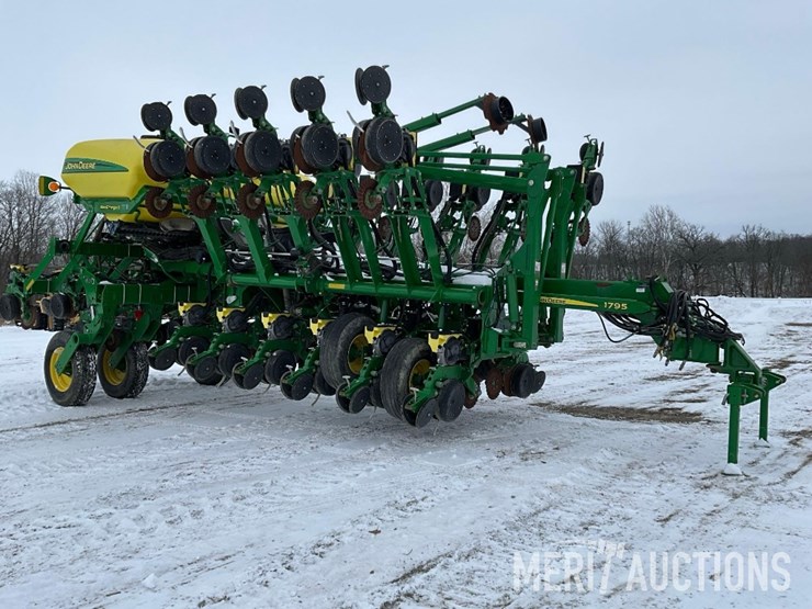 2016-john-deere-1795-image-7