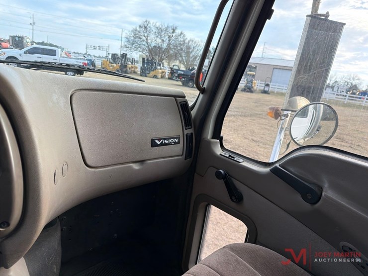 2006-mack-chn613-image-22