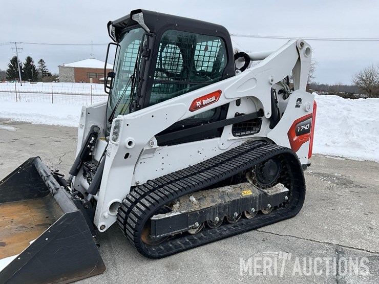 2024-bobcat-t740-image-12