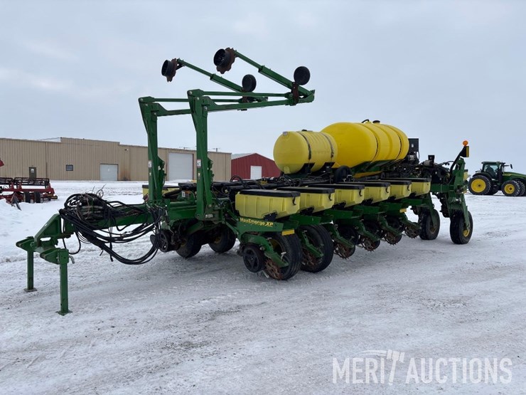 2013-john-deere-1770nt-image-1