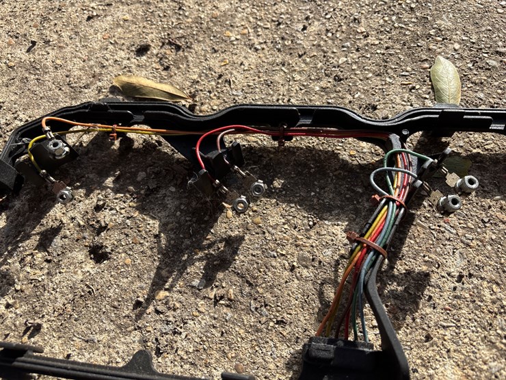 #398-•-cummins-valve-cover-gasket-with-wiring-harness-for-injectors-image-6