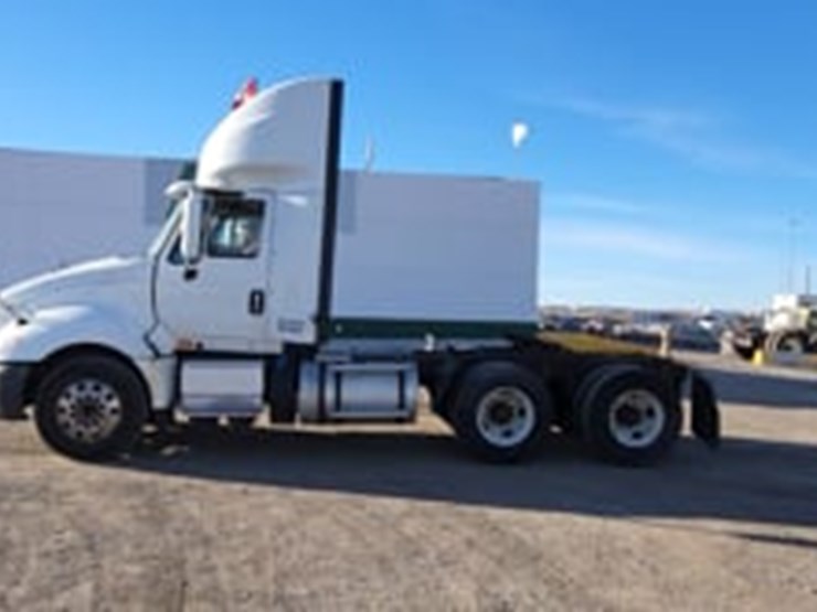 2017-international-prostar-image-5