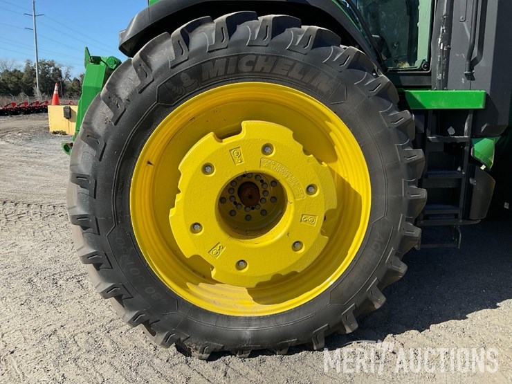 2023-john-deere-8r-370-image-27