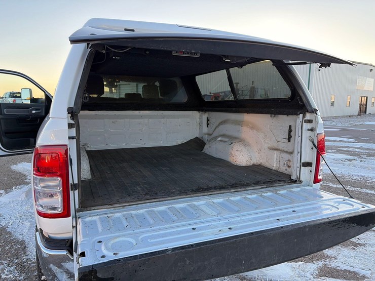 2020-ram-2500-big-horn-image-9