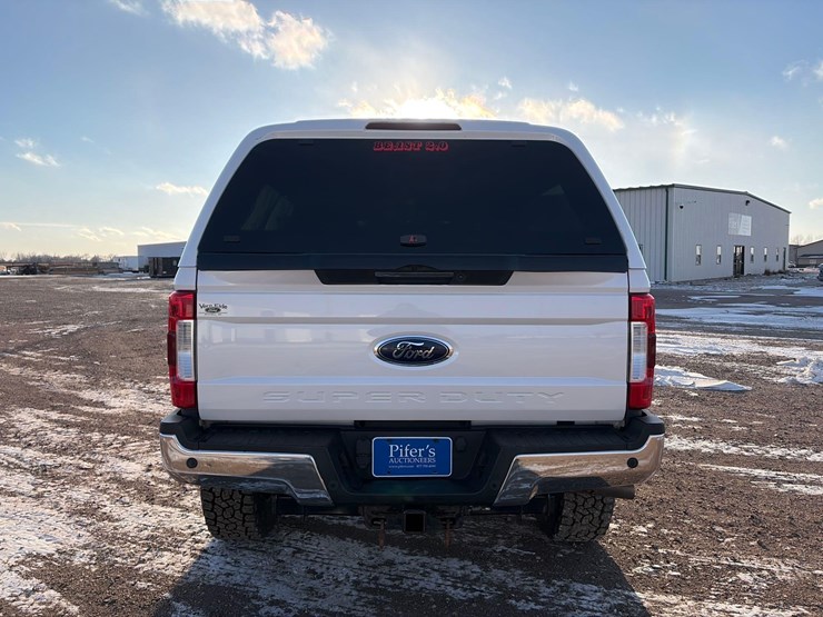 2017-ford-f250-lariat-image-8