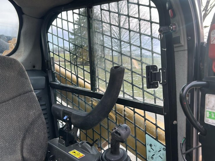 2019-caterpillar-249d-image-53