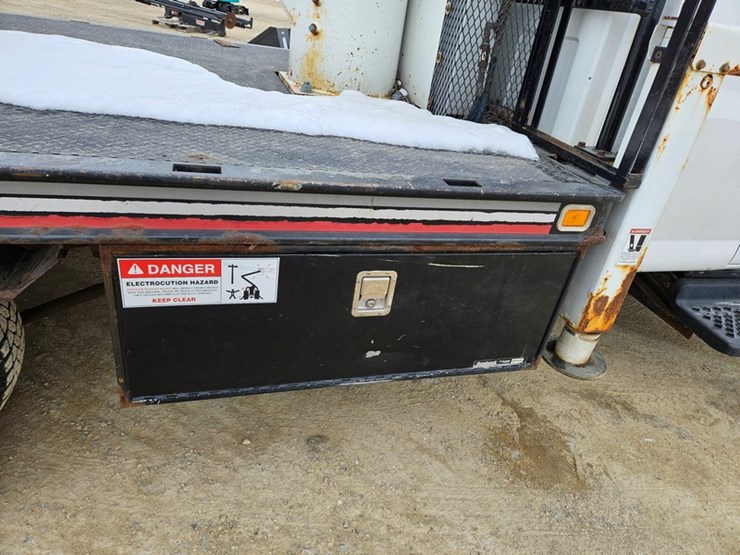 #309-•-2003-gmc-c5500-aerial-truck-image-23