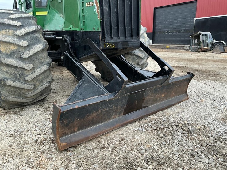 2010-deere-648h-image-62