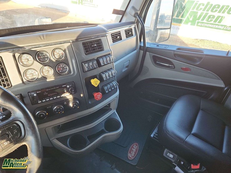 2024-peterbilt-579-image-21