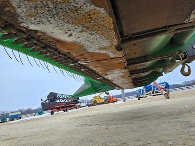 john-deere-220-image-16