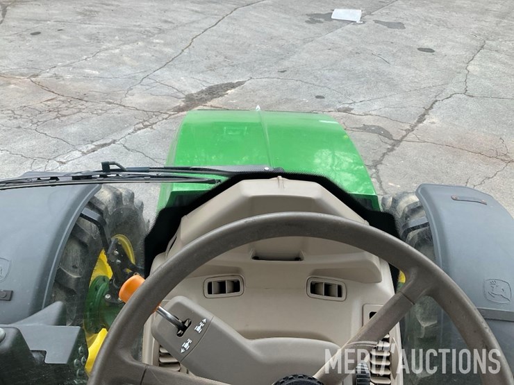 2021-john-deere-6110m-image-53