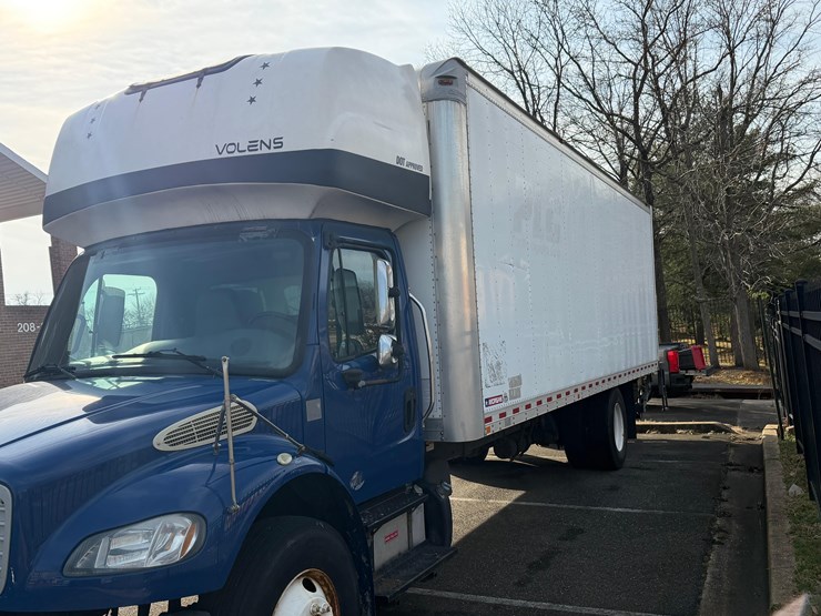 2014-freightliner-m2-106-image-6