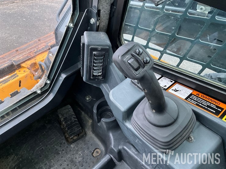 2023-deere-333g-image-23