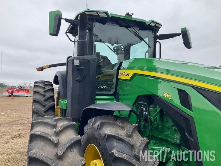 2023-john-deere-8r-370-image-39