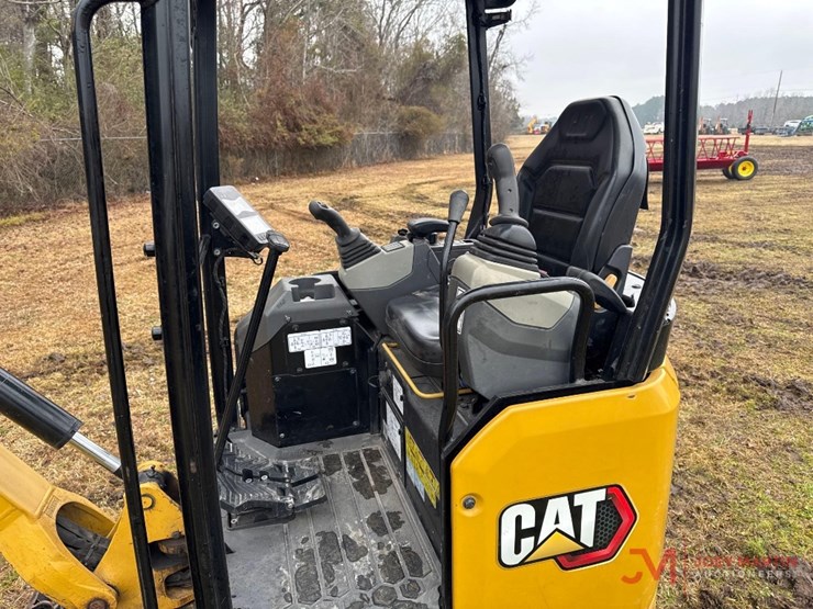 2024-caterpillar-301.7-image-12