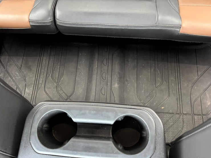 2021-chevrolet-3500hd-image-35