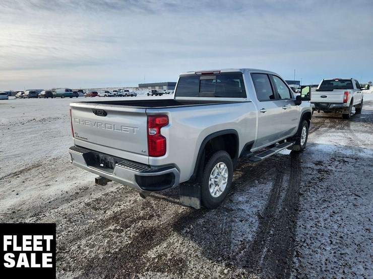 2022-chevrolet-silverado-2500hd-image-4