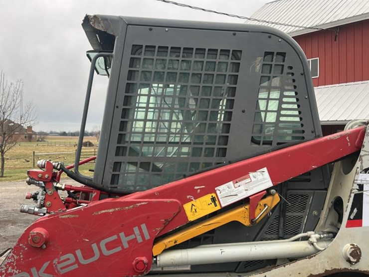 2017-takeuchi-tl8-image-19