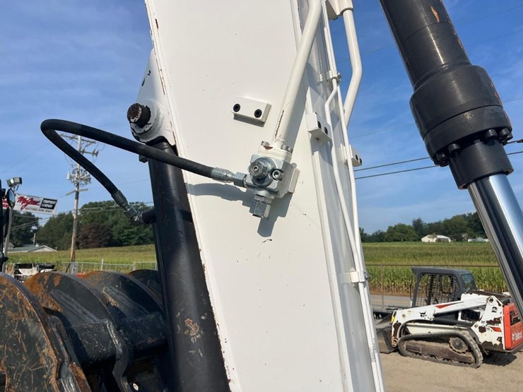 2020-bobcat-e145-image-14