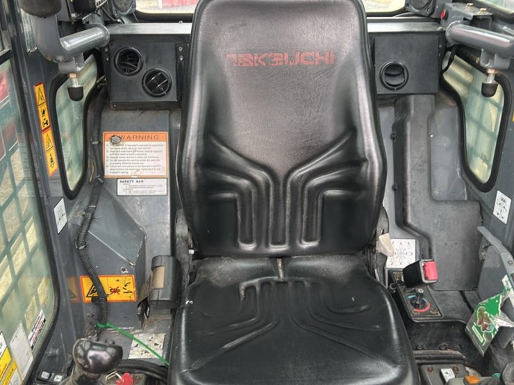 2017-takeuchi-tl8-image-49