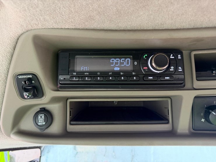 2022-case-ih-maxxum-115-image-21