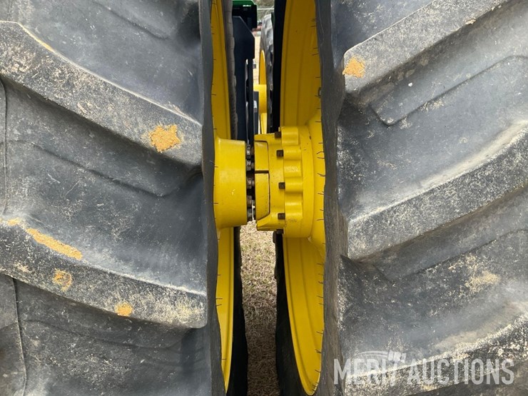 2023-john-deere-8r-370-image-29