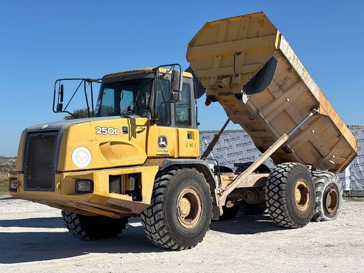 2006-deere-250d-image-1