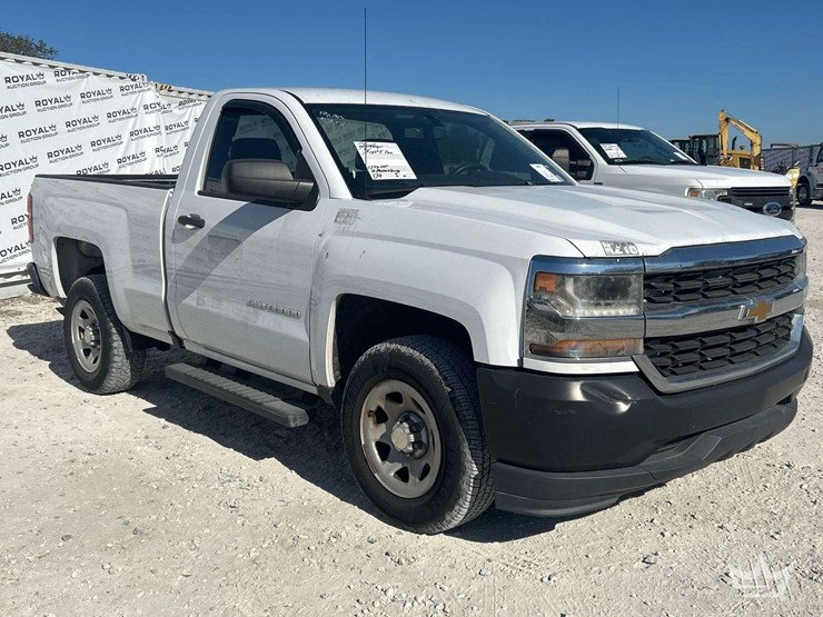 2016-chevrolet-silverado-1500-image-2