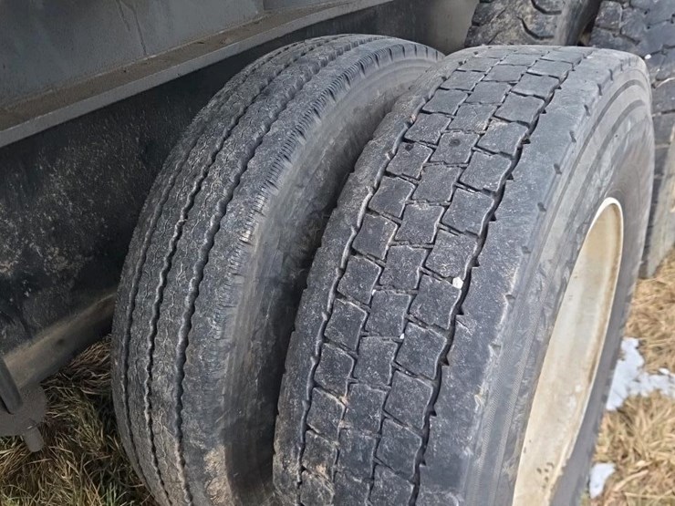 2019-deere-437e-image-20