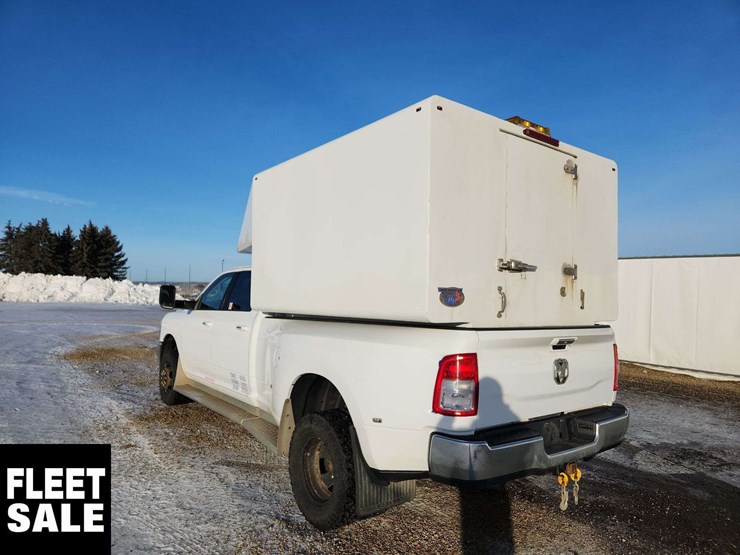 2019-dodge-3500-image-3