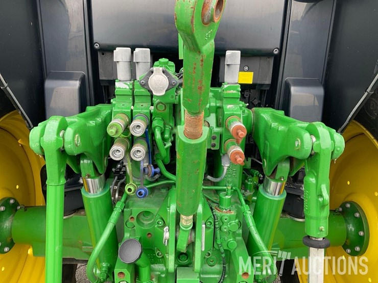 2021-john-deere-6110m-image-29