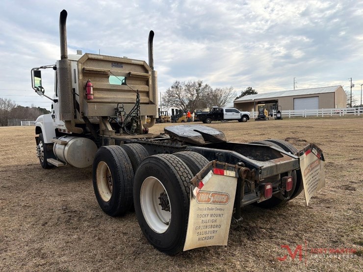 2006-mack-chn613-image-5