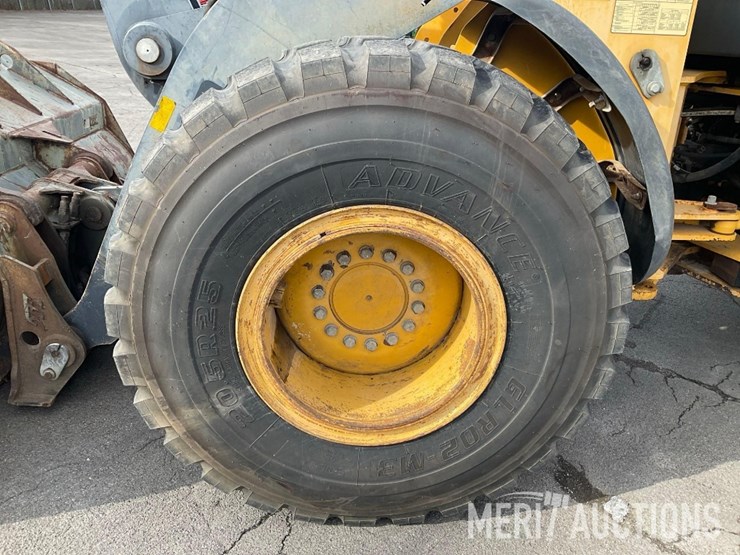 2018-deere-544k-image-41