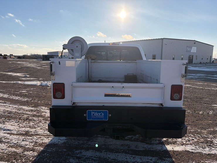 2010-ford-f250-image-8