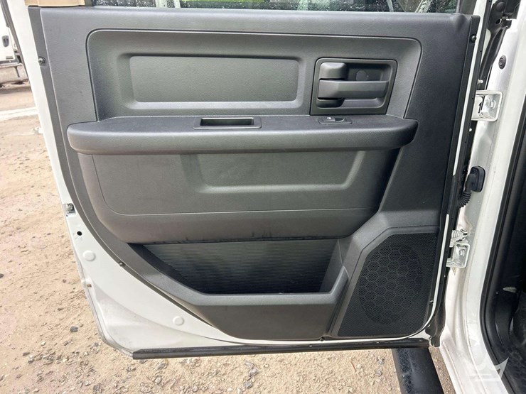 2020-dodge-3500-image-22