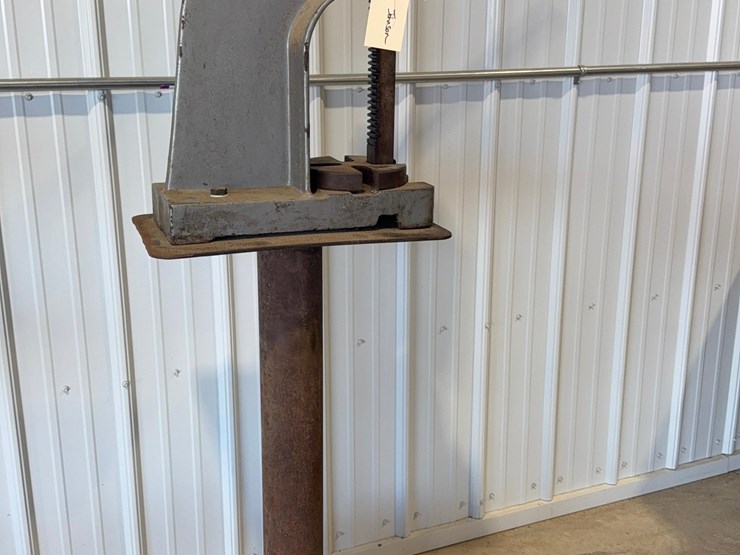 manual-press-image-1