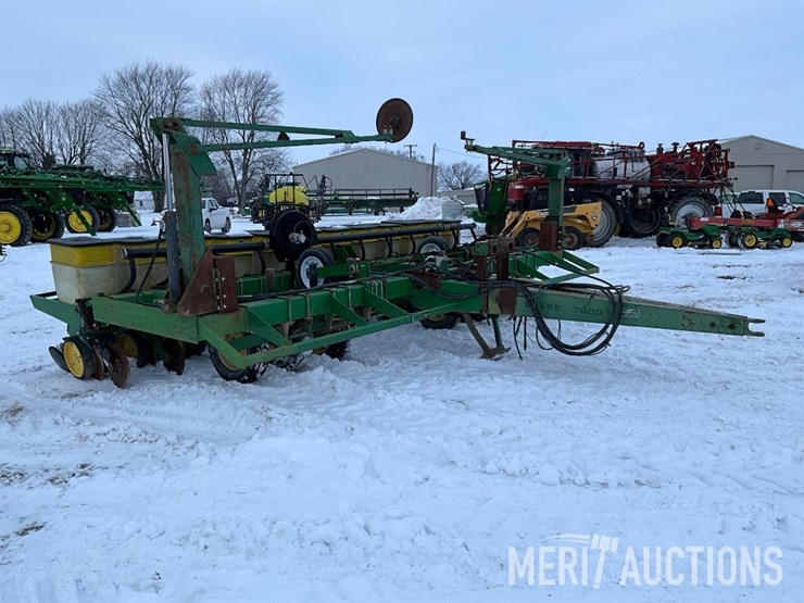 john-deere-7000-image-7