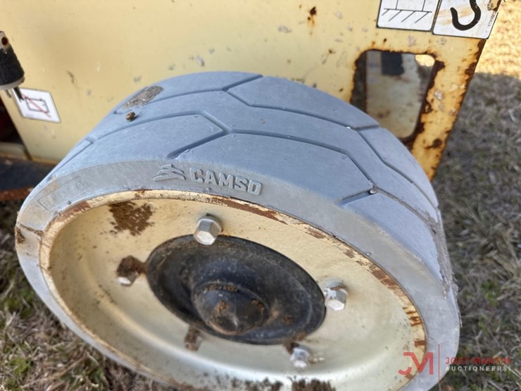 2015-jlg-3246es-image-6