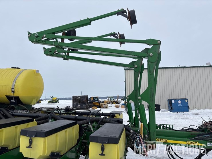 2013-john-deere-1770nt-image-32