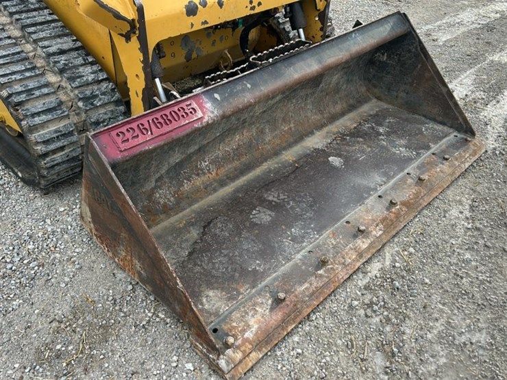 2019-caterpillar-249d-image-39