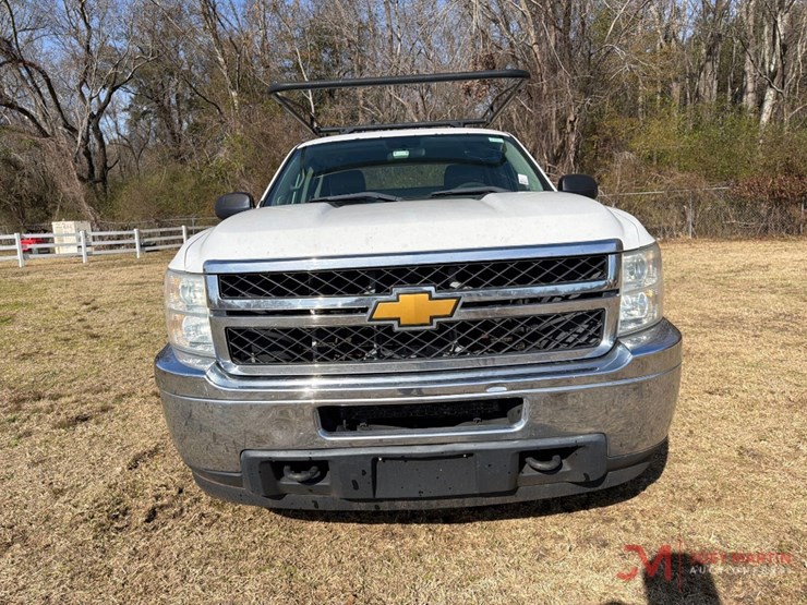 2013-chevrolet-2500-image-8