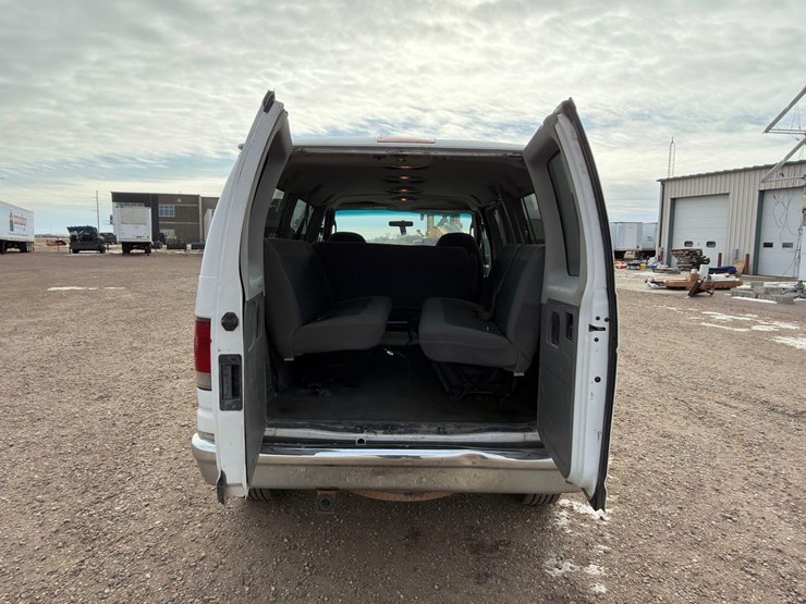 2007-ford-econoline-van-image-15