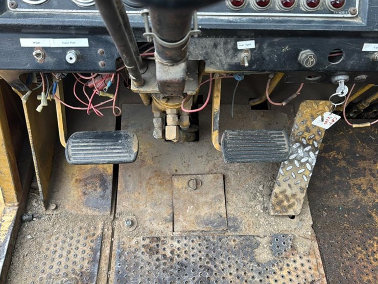 caterpillar-v140-image-39