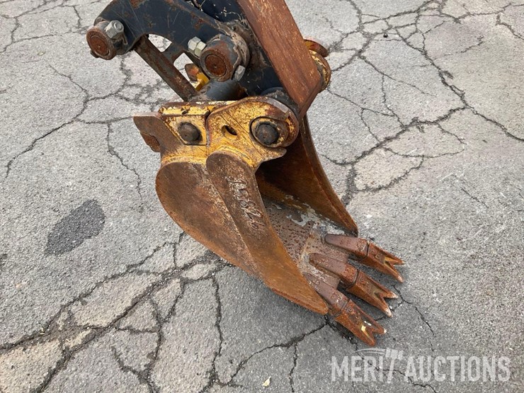 2019-deere-30g-image-9